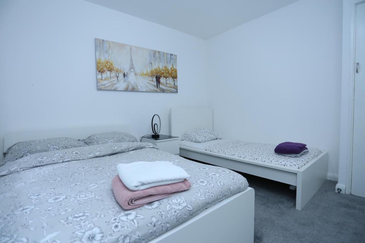 Abbeywood Station House London Appartement Buitenkant foto