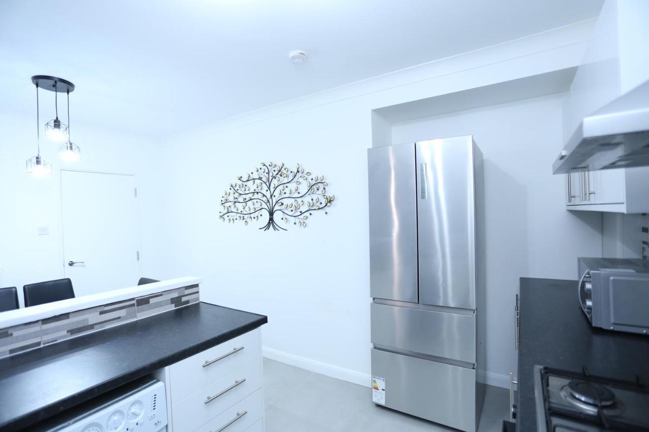 Abbeywood Station House London Appartement Buitenkant foto